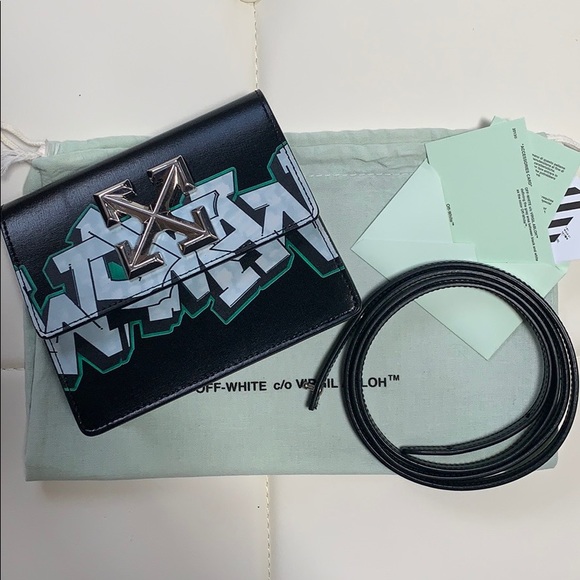 Off-White Jitney 0.7 Crossbody Belt Bag Black - Picture 3 of 13